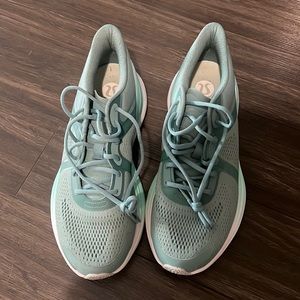 lululemon blissfeel running shoe